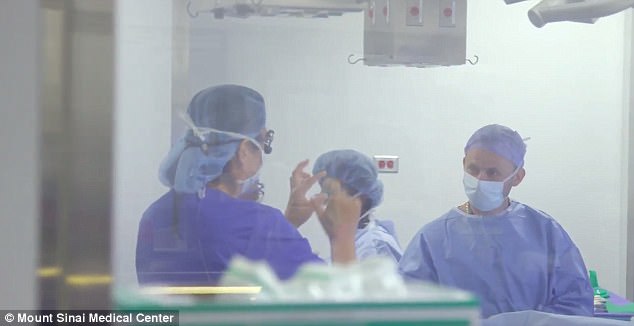 432B916200000578-4782310-Mount_Sinai_s_Center_for_Transgender_Medicine_and_Surgery_pictur-a-16_1502469131125